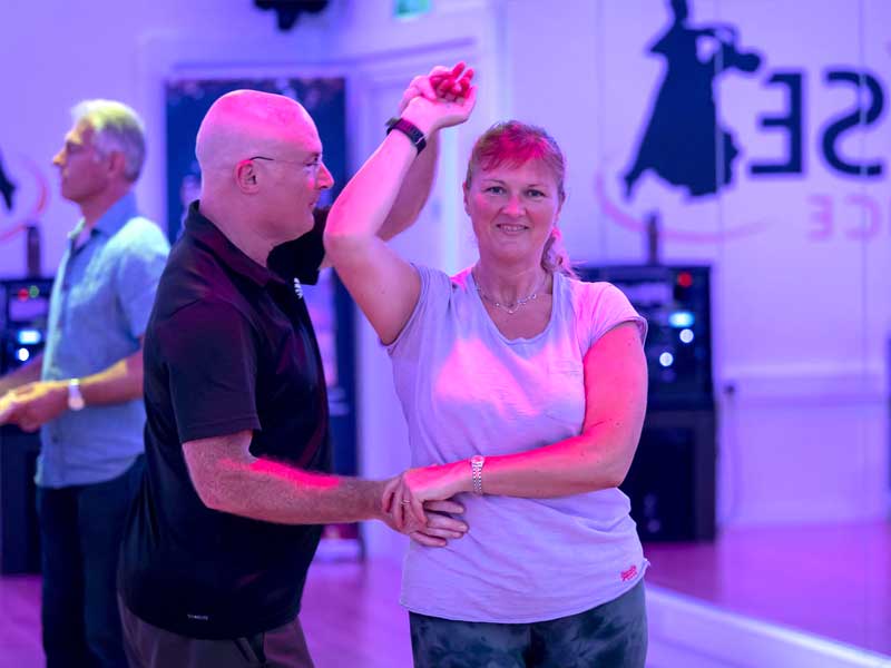 salsa dance lessons leeds